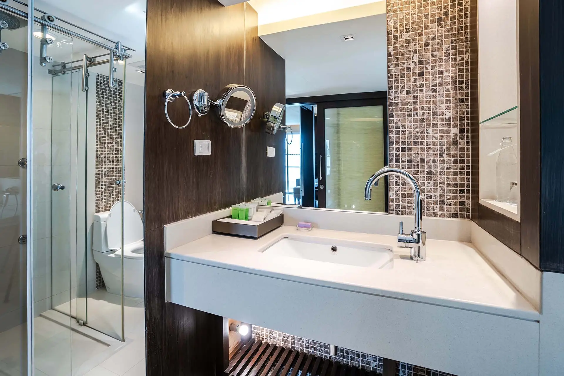 A-ONE-Pattaya-Urban-Bathroom-Suite-00001